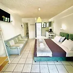 Zacharakis Aparthotel 4*