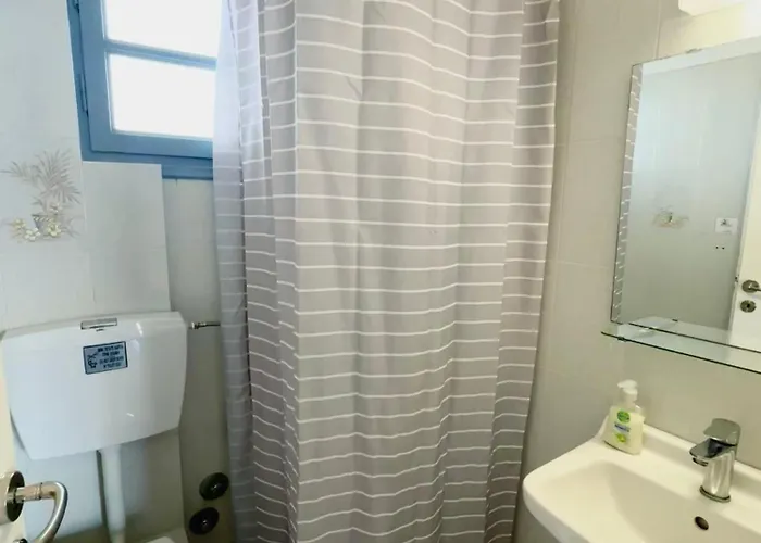 Zacharakis Kamari (Santorini)