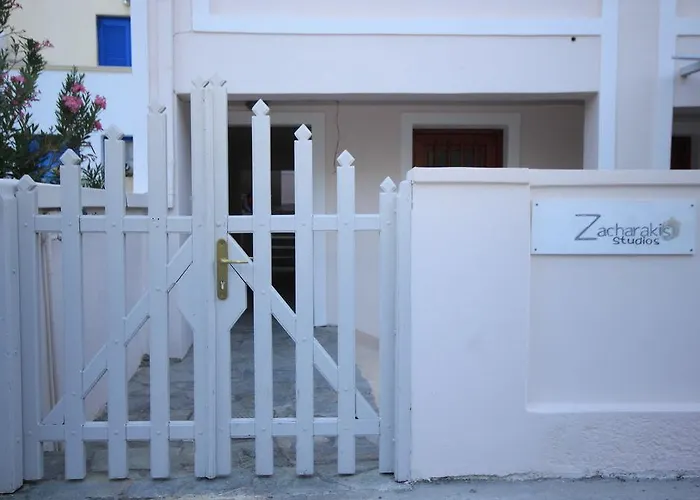 Zacharakis Aparthotel Kamari (Santorini)