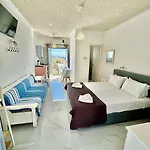 Zacharakis 4* Kamari (Santorini)
