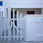 Zacharakis Aparthotel Kamari (Santorini)